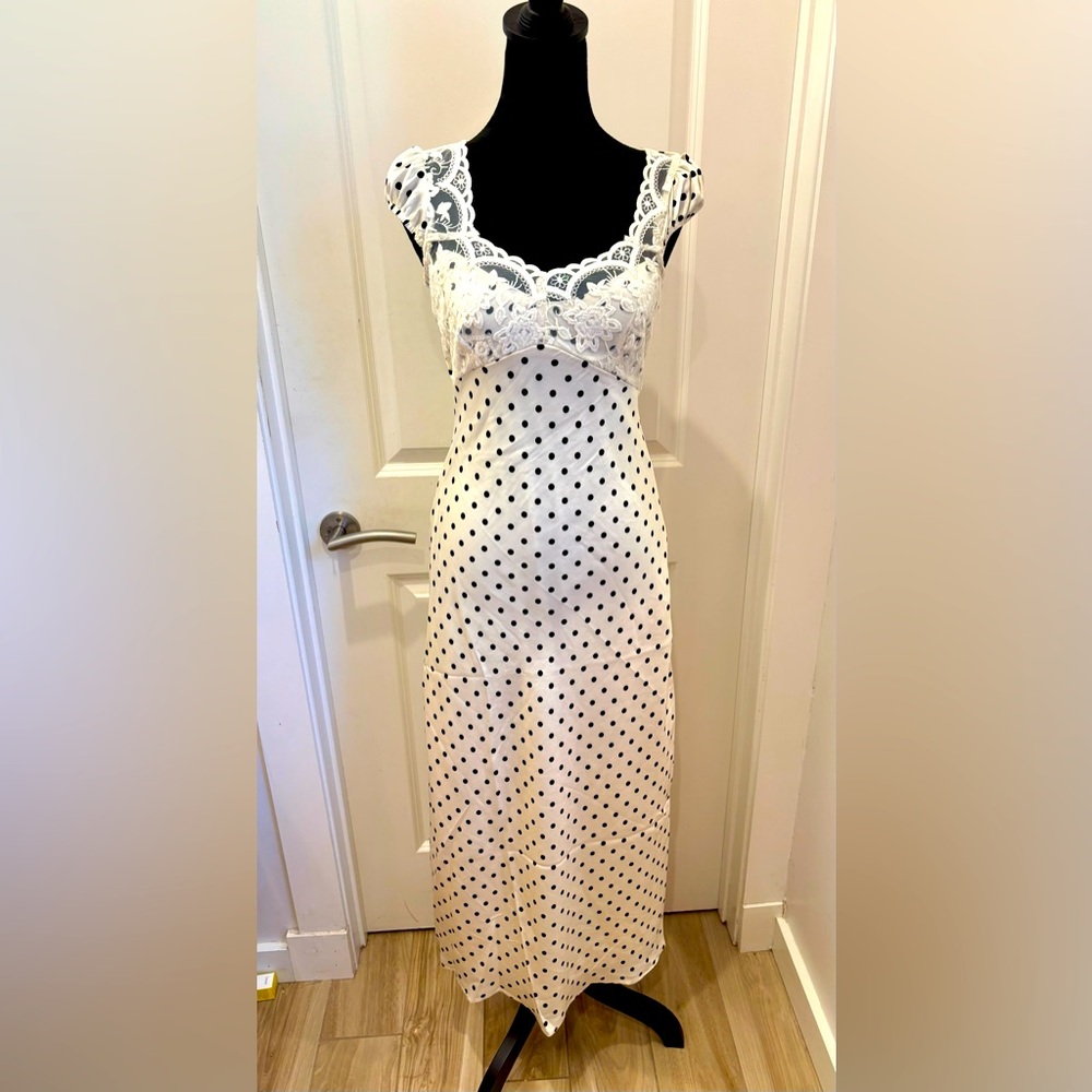 NWT Thirty thirty Elegant cream and black Polka Dot Dress - L